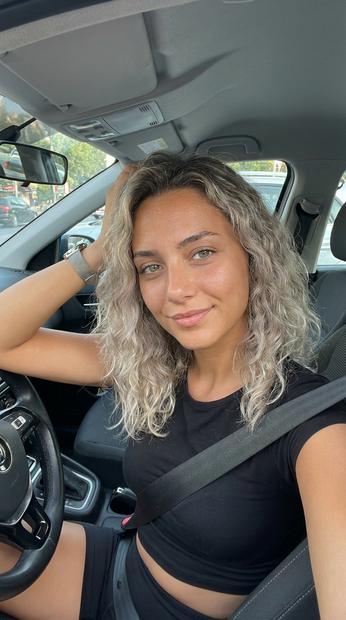 Araç içi selfie